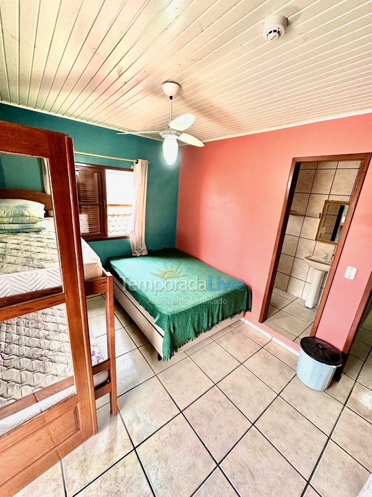 Apartamento para aluguel de temporada em Garopaba (Praia da Ferrugem)