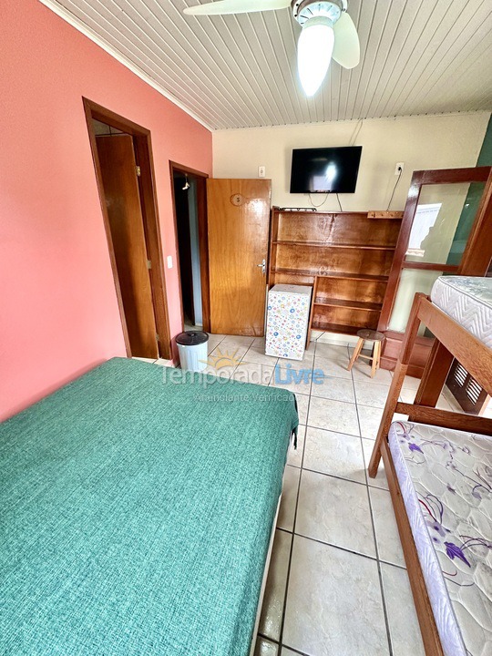 Apartamento para aluguel de temporada em Garopaba (Praia da Ferrugem)