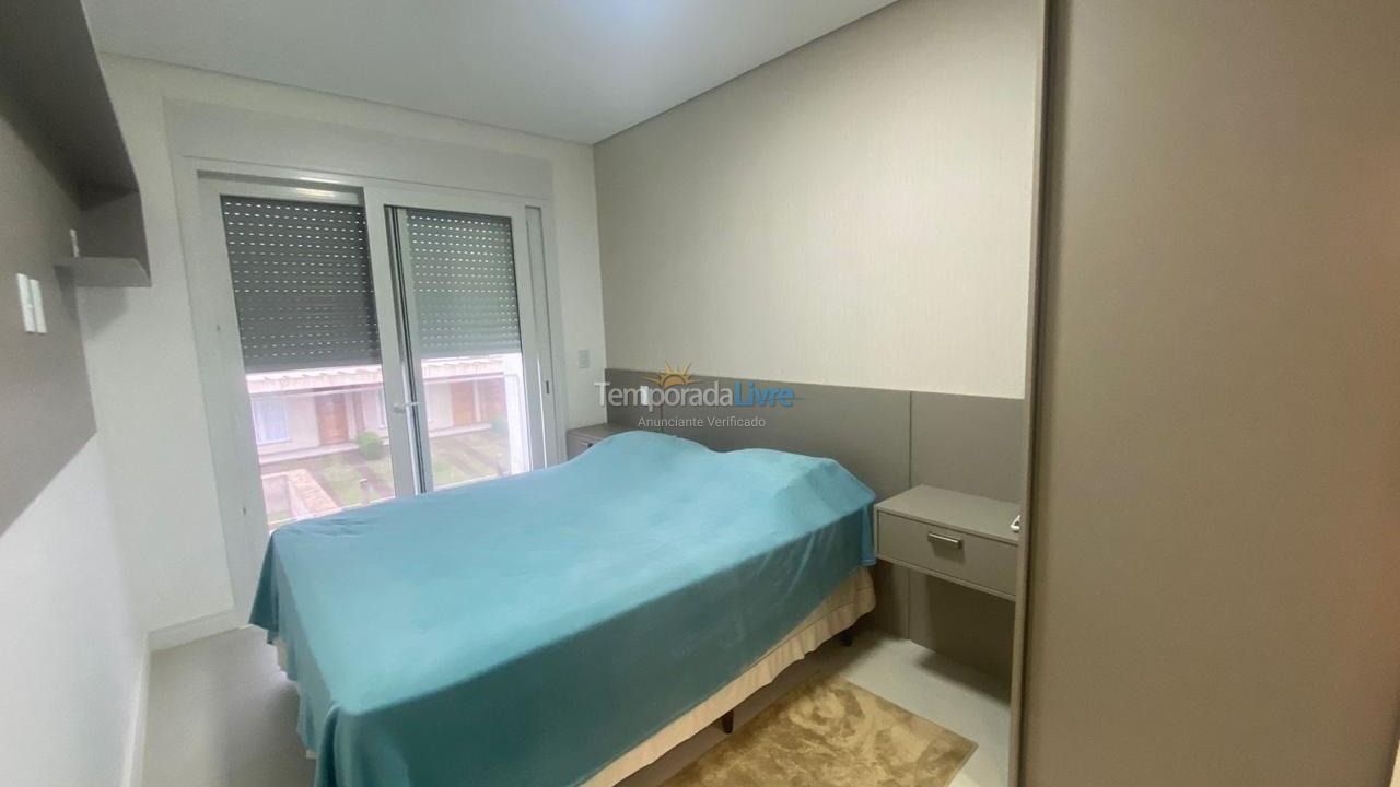 Casa para aluguel de temporada em Capão da Canoa (Zona Nova)