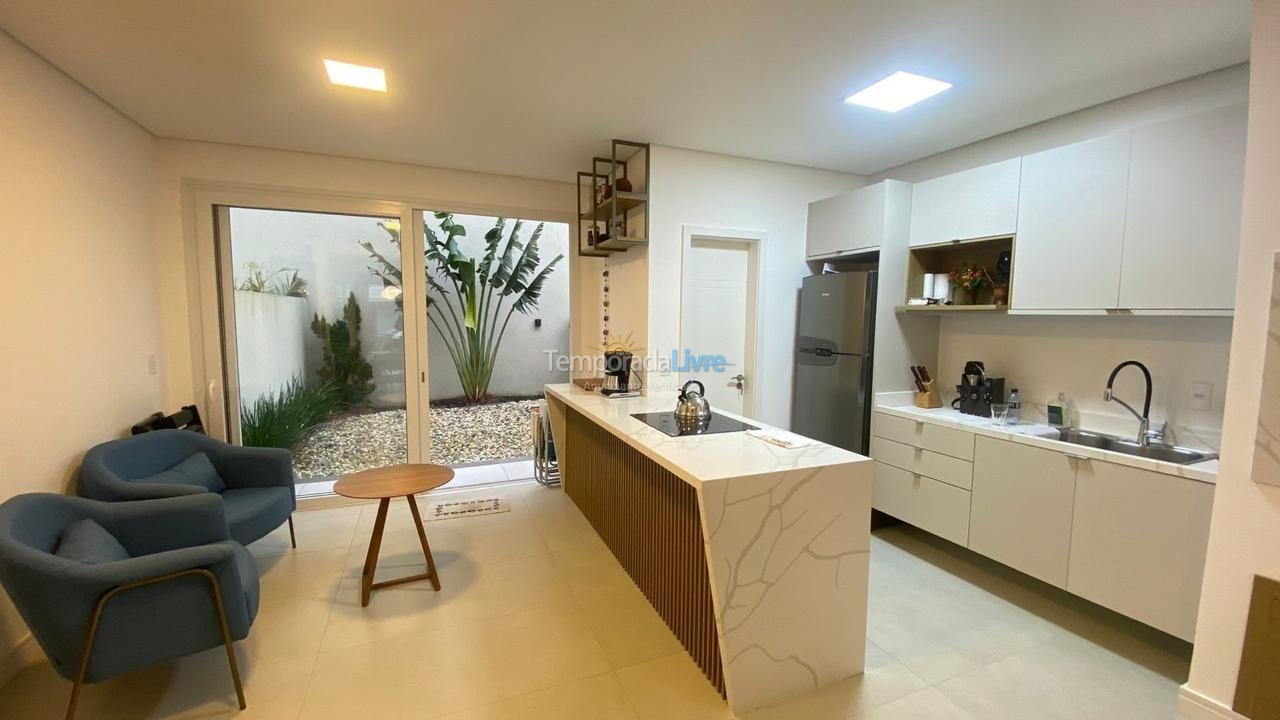 Casa para aluguel de temporada em Capão da Canoa (Zona Nova)