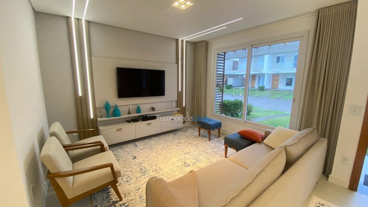 Casa para aluguel de temporada em Capão da Canoa (Zona Nova)