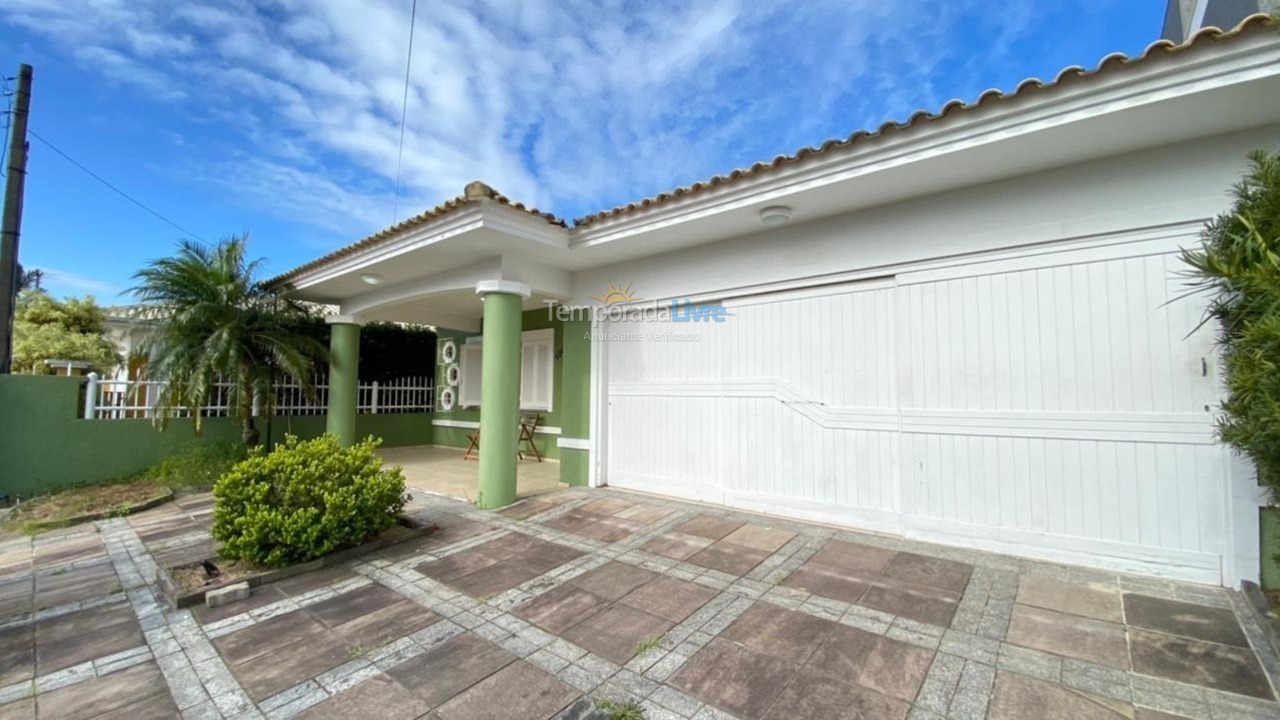 Casa para aluguel de temporada em Xangri Lá (Xangrila Bairo Centro)
