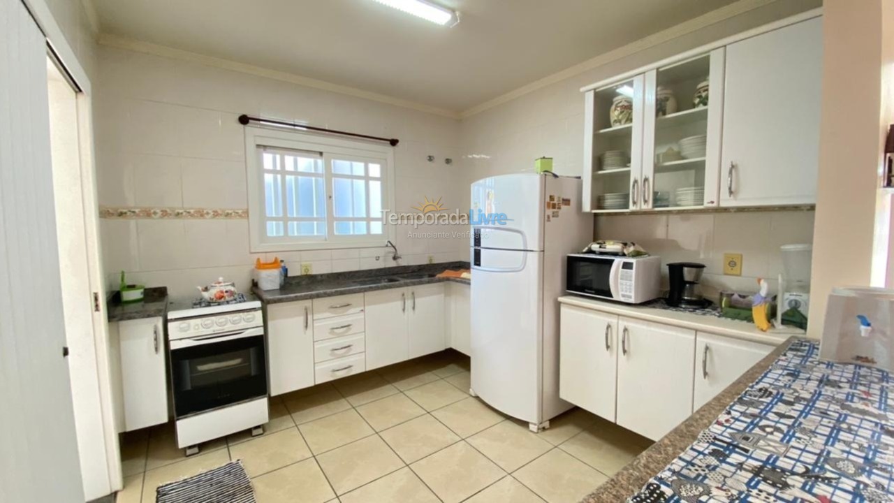 Casa para aluguel de temporada em Xangri Lá (Xangrila Bairo Centro)