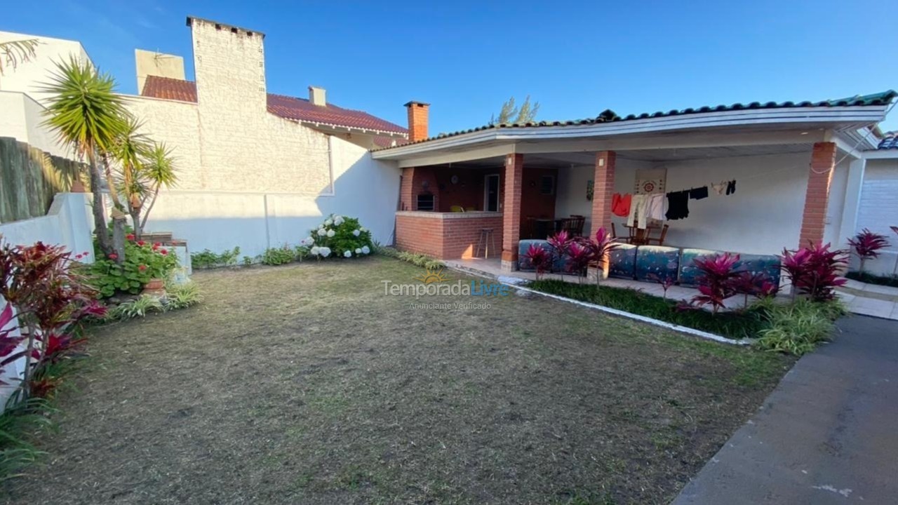 Casa para aluguel de temporada em Xangri Lá (Xangrila Bairo Centro)