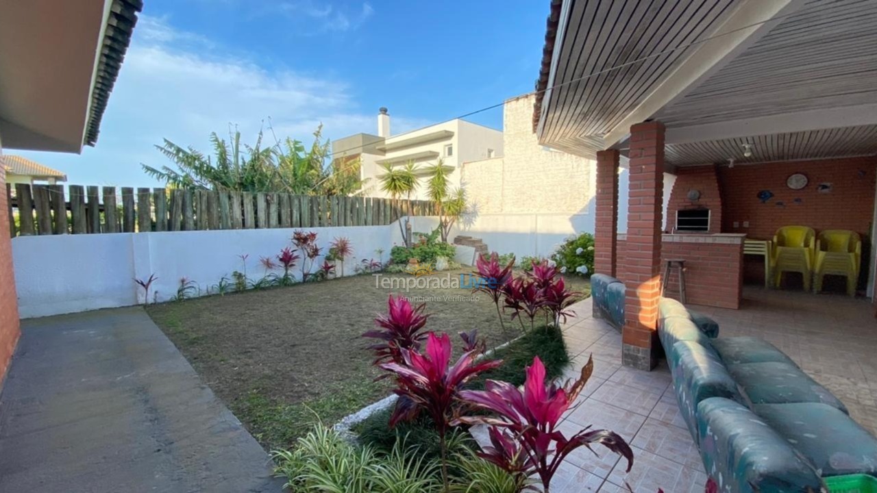 Casa para aluguel de temporada em Xangri Lá (Xangrila Bairo Centro)