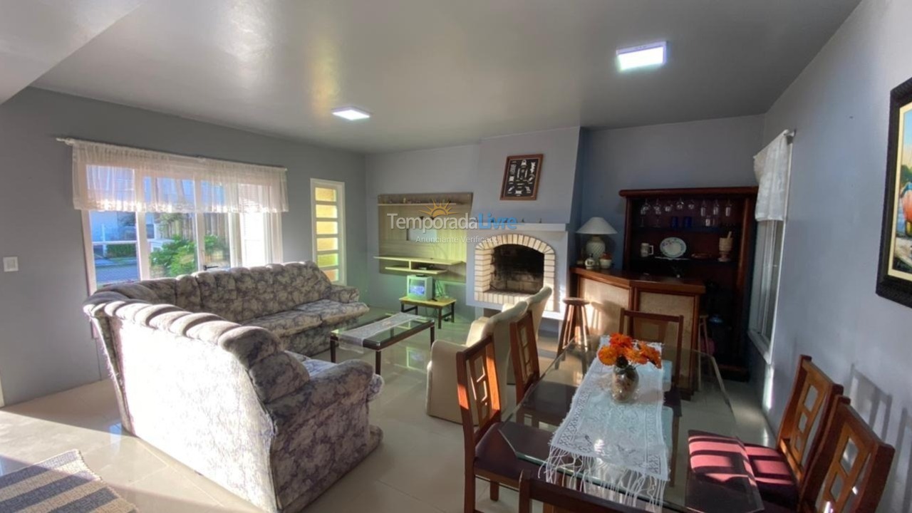 Casa para aluguel de temporada em Xangri Lá (Xangrila Bairo Centro)