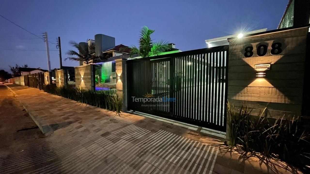 Casa para aluguel de temporada em Capão da Canoa (Zona Nova)