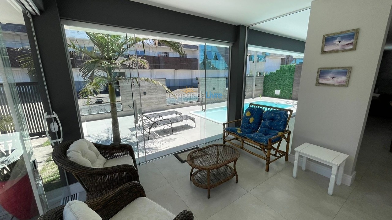 Casa para aluguel de temporada em Capão da Canoa (Zona Nova)