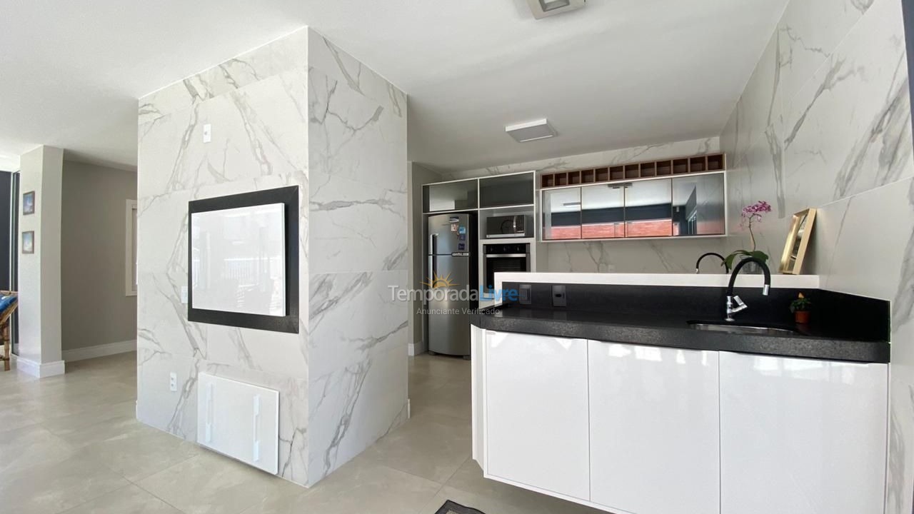 Casa para aluguel de temporada em Capão da Canoa (Zona Nova)