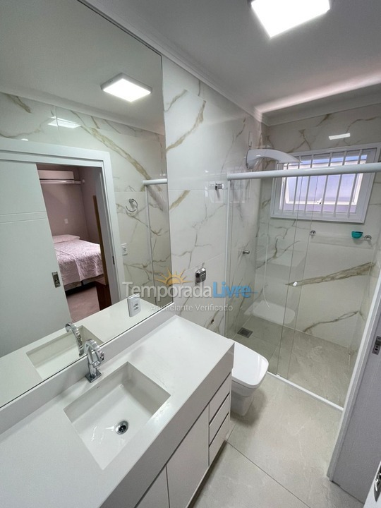 Casa para aluguel de temporada em Capão da Canoa (Zona Nova)