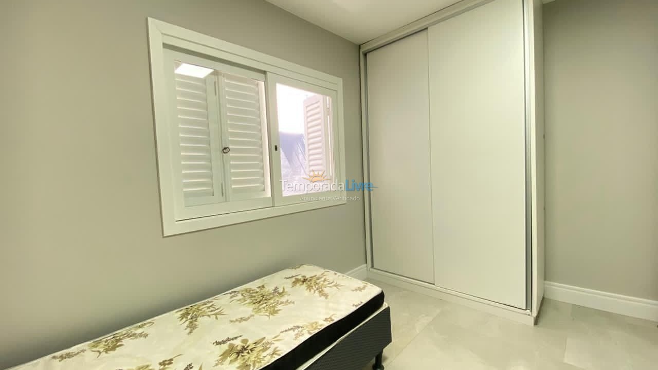 Casa para aluguel de temporada em Capão da Canoa (Zona Nova)