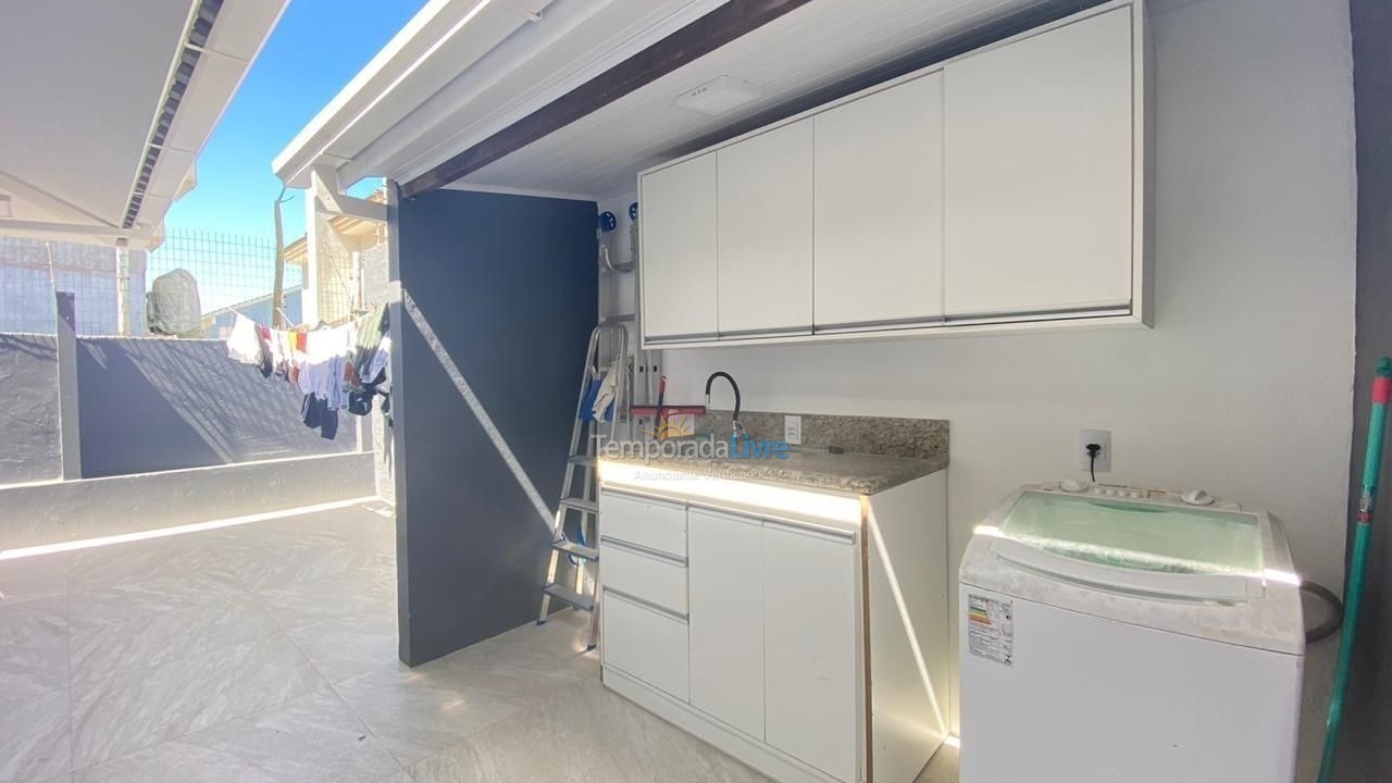 Casa para aluguel de temporada em Capão da Canoa (Zona Nova)