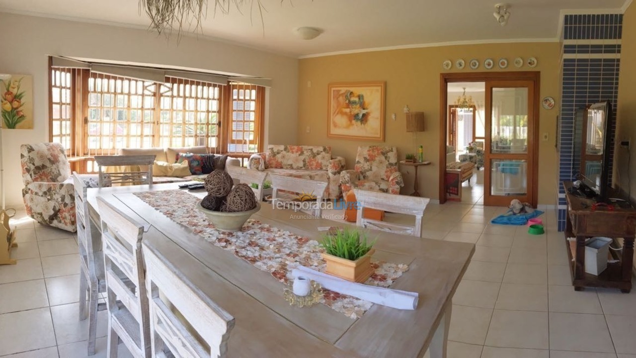 Casa para aluguel de temporada em Xangri Lá (Xangrila Bairo Centro)