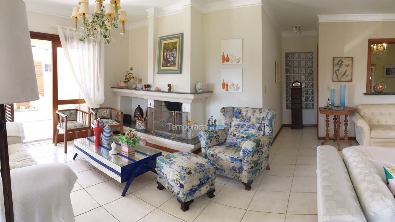 Casa para aluguel de temporada em Xangri Lá (Xangrila Bairo Centro)