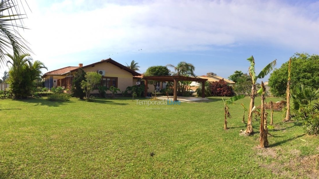 Casa para aluguel de temporada em Xangri Lá (Xangrila Bairo Centro)