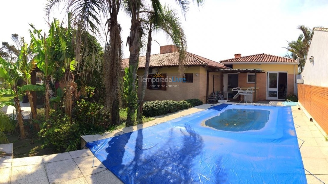 Casa para aluguel de temporada em Xangri Lá (Xangrila Bairo Centro)