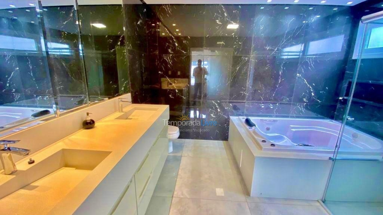 Casa para aluguel de temporada em Capão da Canoa (Parque Antártica)