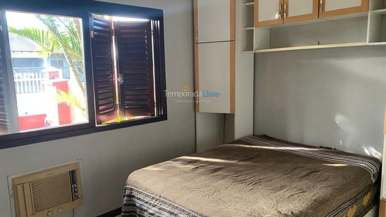 Casa para aluguel de temporada em Capão da Canoa (Zona Nova)