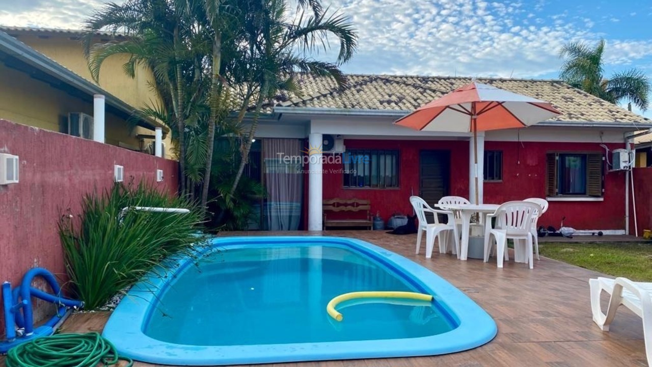 Casa para aluguel de temporada em Capão da Canoa (Zona Nova)