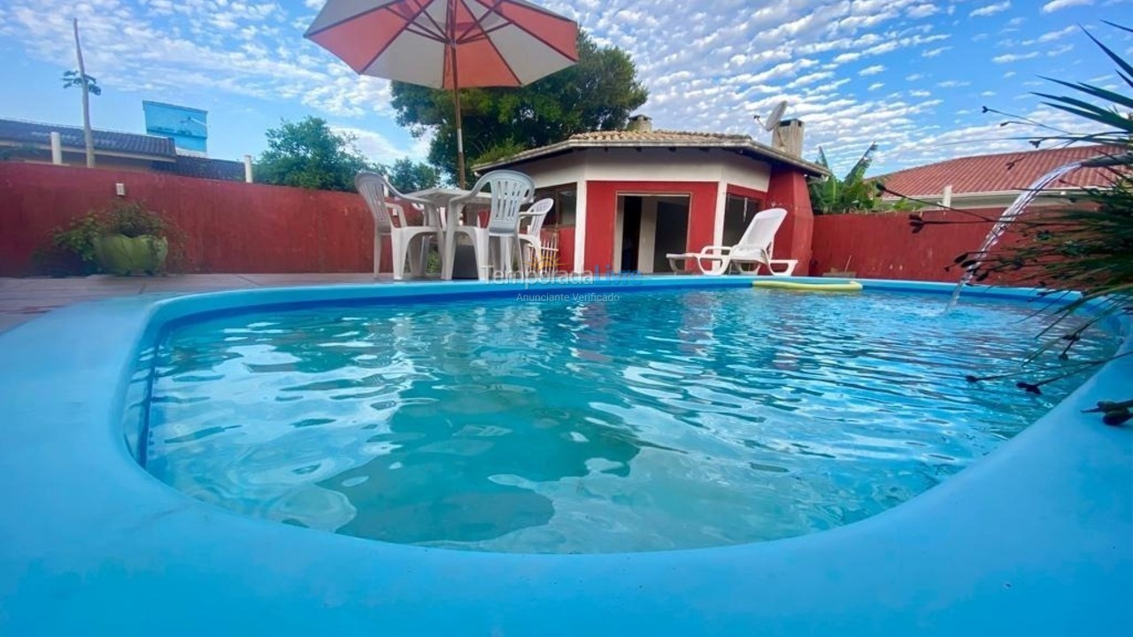 Casa para aluguel de temporada em Capão da Canoa (Zona Nova)