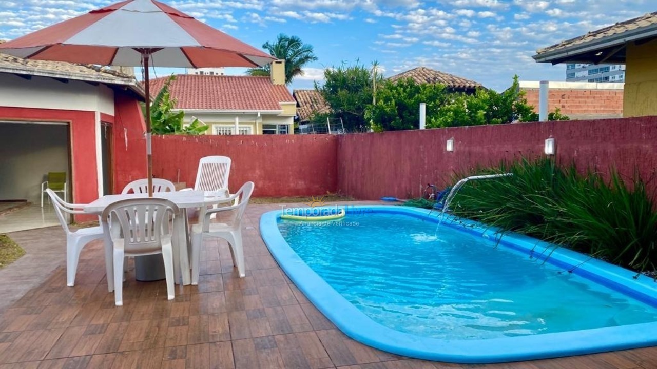 Casa para aluguel de temporada em Capão da Canoa (Zona Nova)