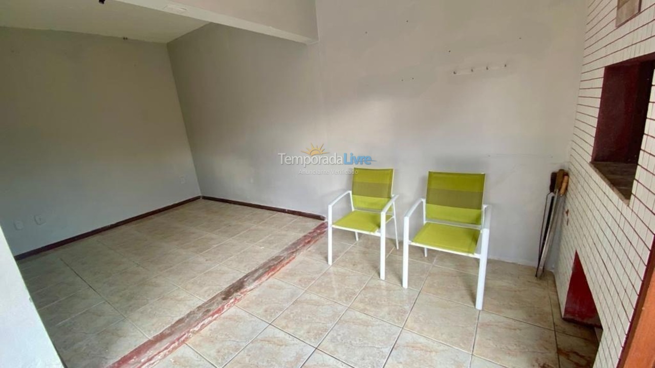 Casa para aluguel de temporada em Capão da Canoa (Zona Nova)
