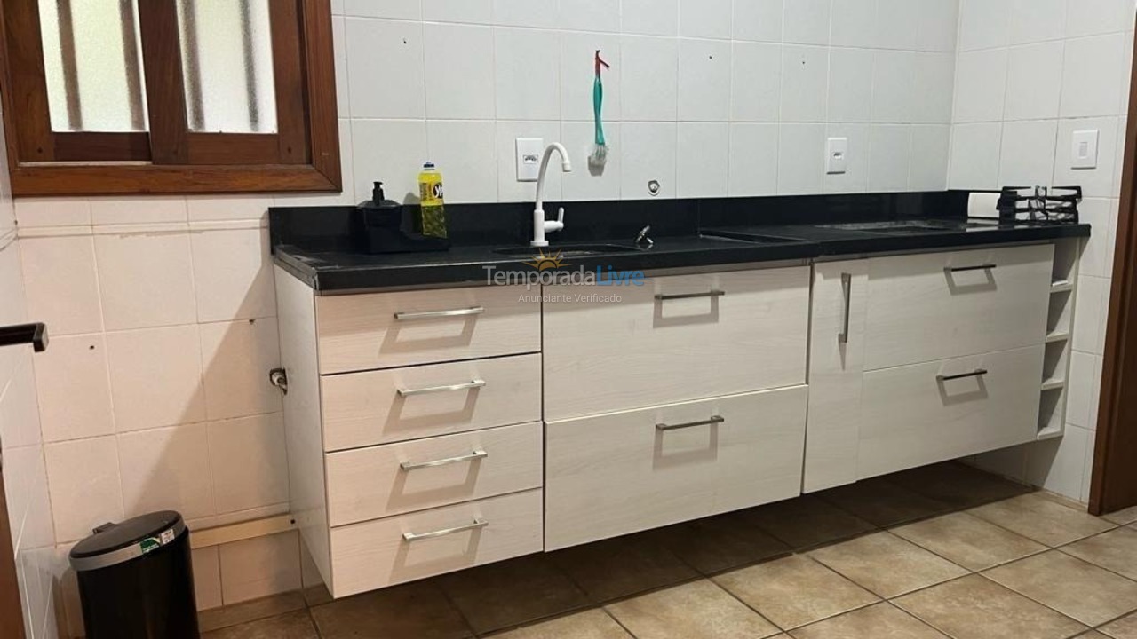 Casa para aluguel de temporada em Capão da Canoa (Zona Nova)