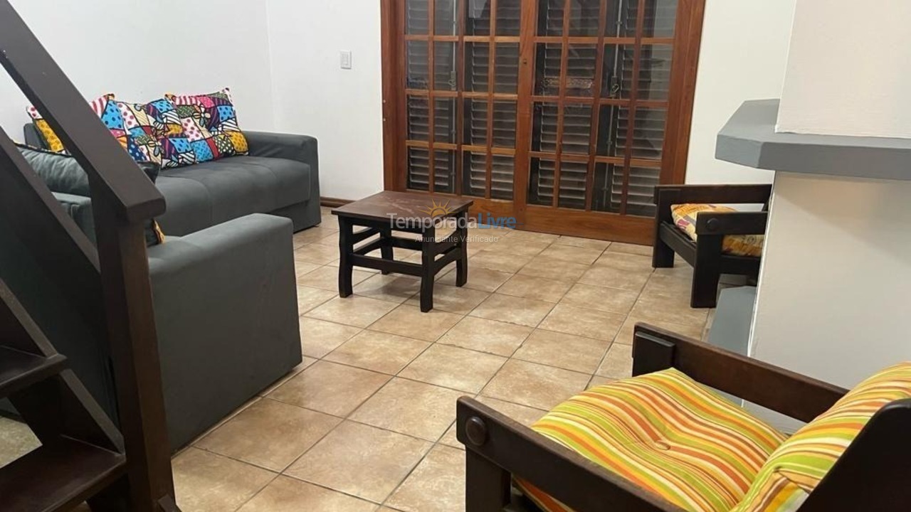 Casa para aluguel de temporada em Capão da Canoa (Zona Nova)