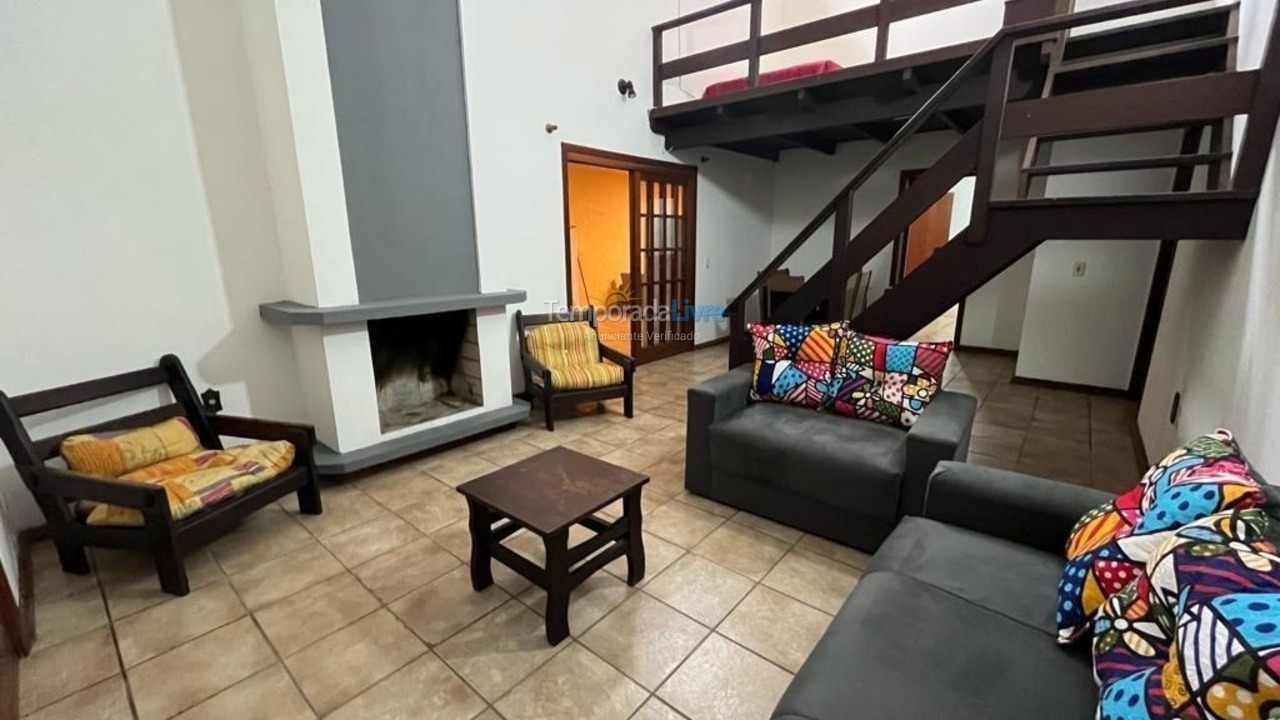 Casa para aluguel de temporada em Capão da Canoa (Zona Nova)