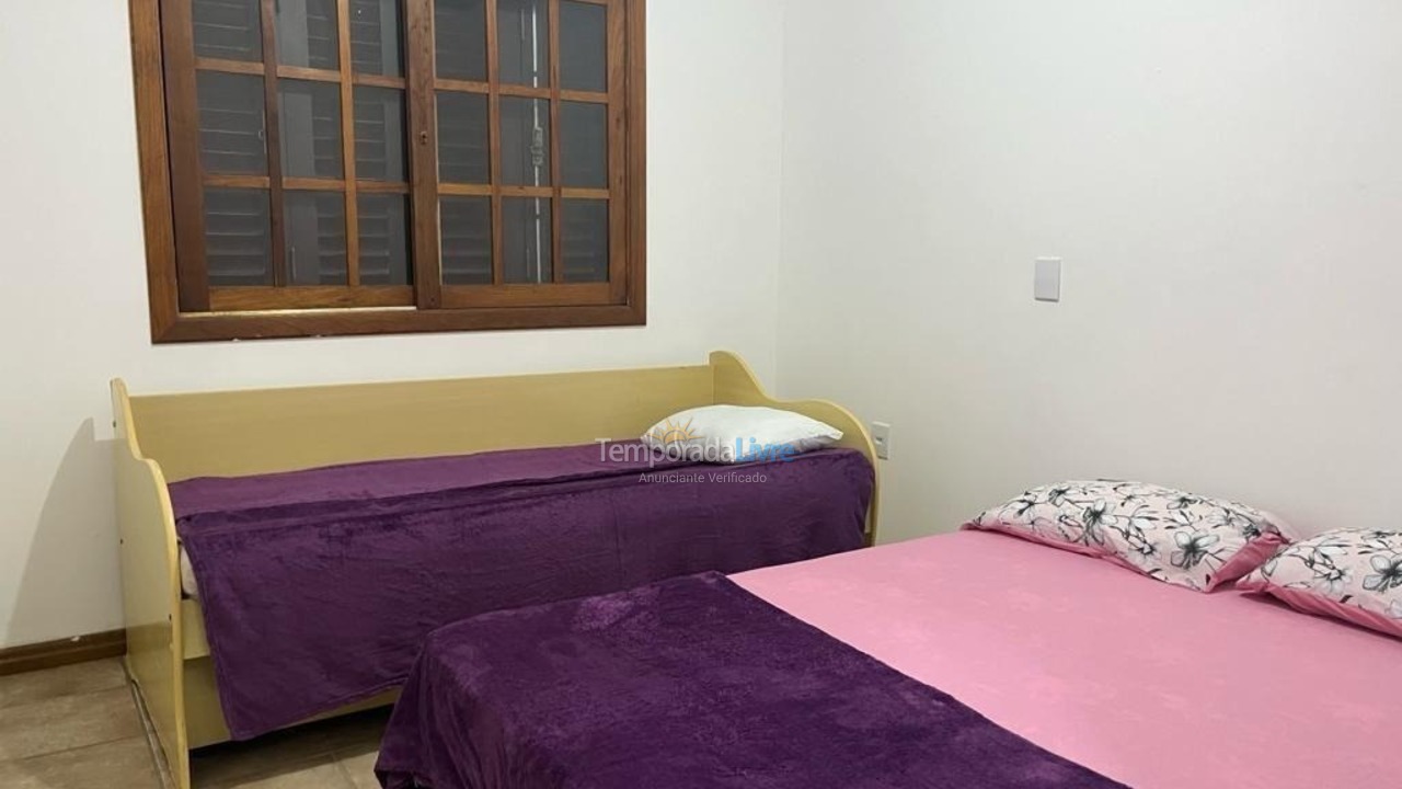 Casa para aluguel de temporada em Capão da Canoa (Zona Nova)