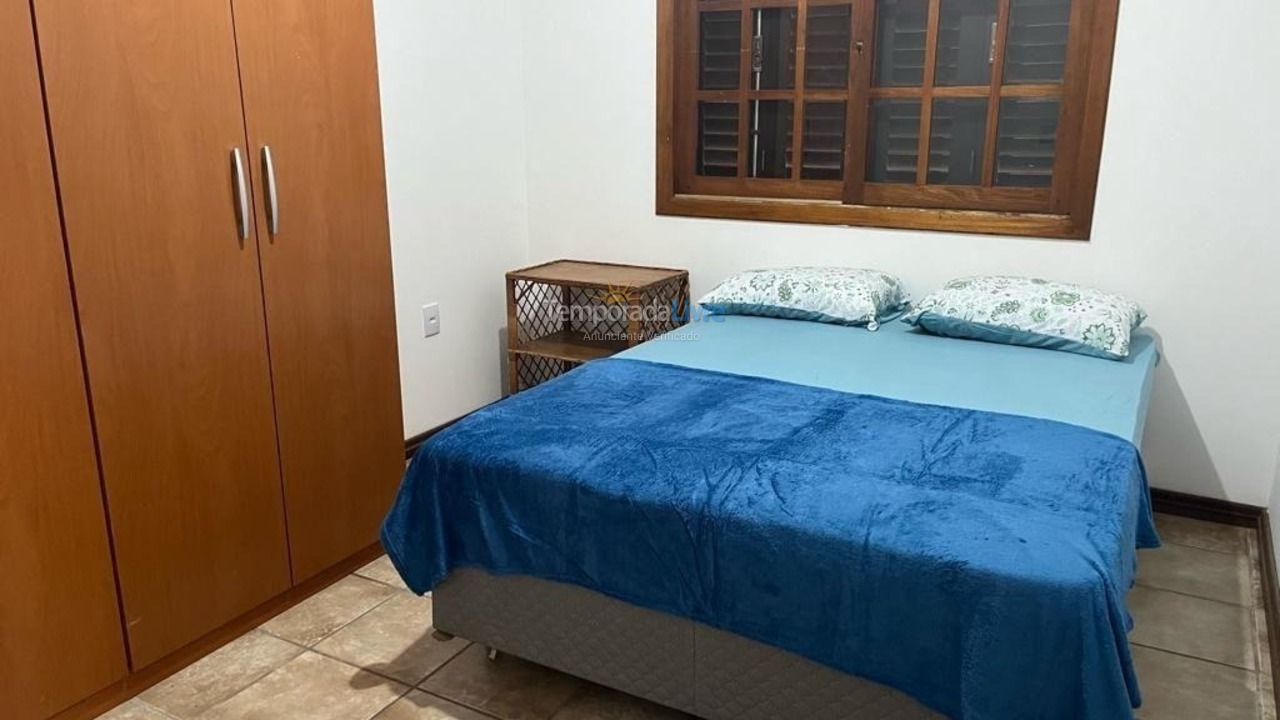 Casa para aluguel de temporada em Capão da Canoa (Zona Nova)