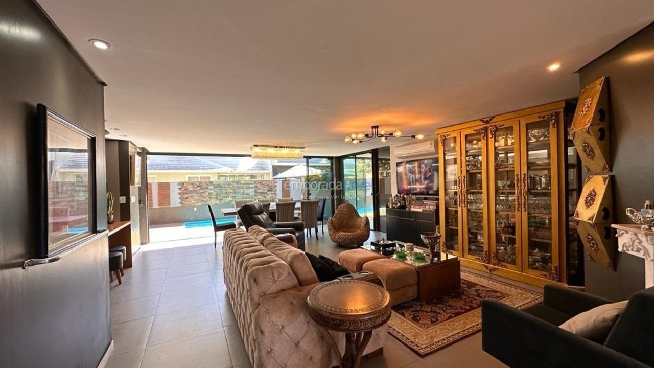 Casa para aluguel de temporada em Capão da Canoa (Zona Nova)