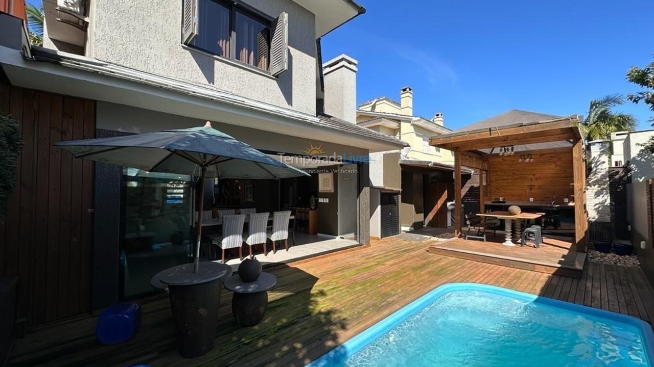 Casa para aluguel de temporada em Capão da Canoa (Zona Nova)