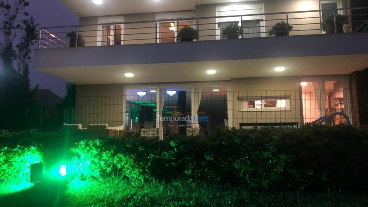 Casa para aluguel de temporada em Xangri Lá (Xangrila Bairo Centro)