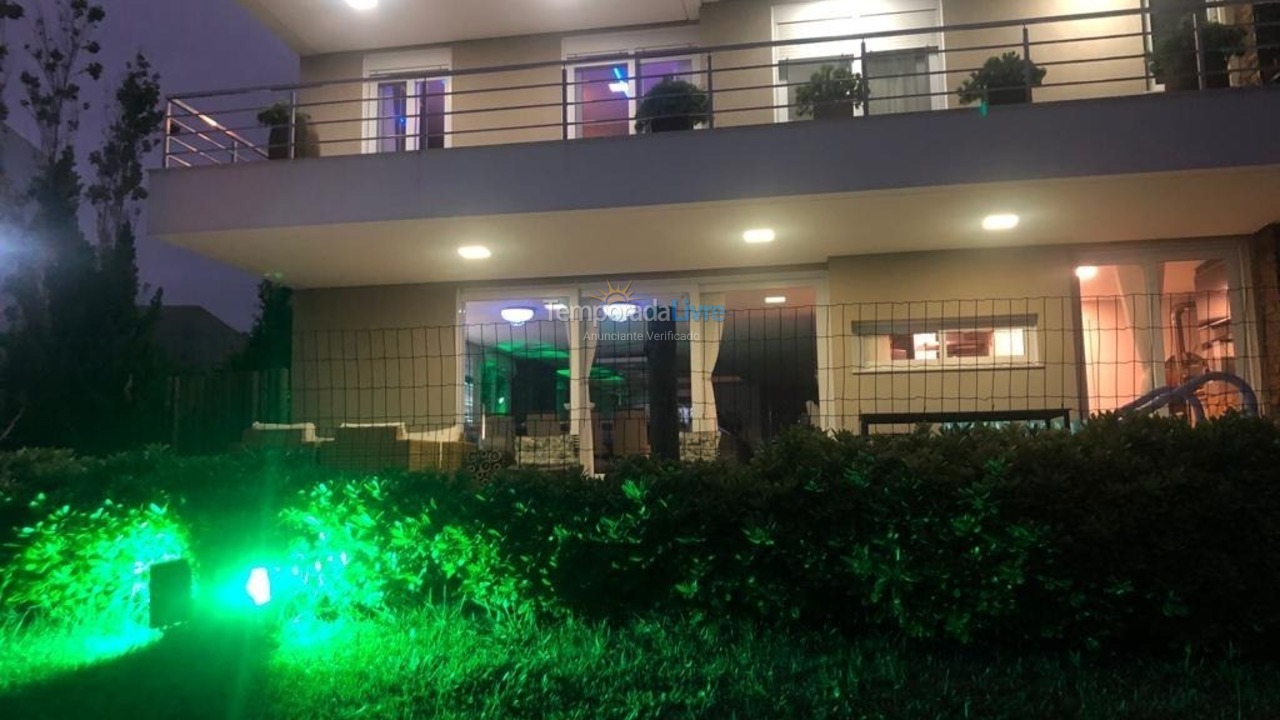 Casa para aluguel de temporada em Xangri Lá (Xangrila Bairo Centro)