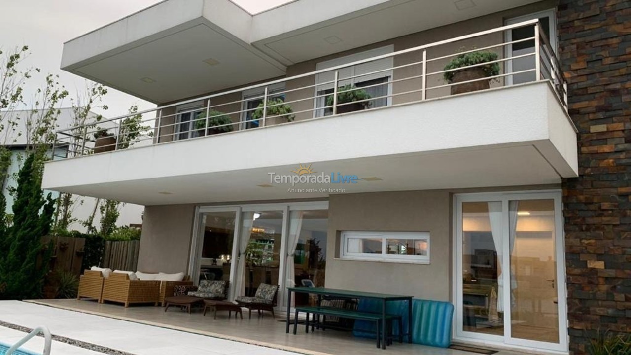 Casa para aluguel de temporada em Xangri Lá (Xangrila Bairo Centro)