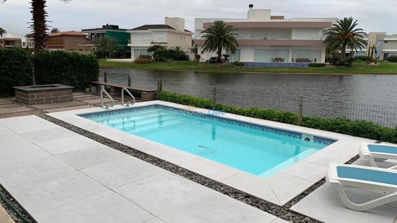 Casa para aluguel de temporada em Xangri Lá (Xangrila Bairo Centro)