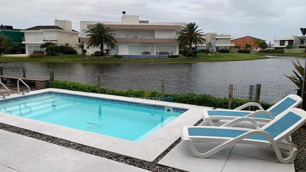 Casa para aluguel de temporada em Xangri Lá (Xangrila Bairo Centro)