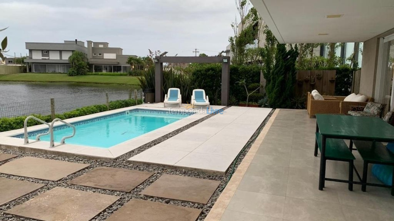 Casa para aluguel de temporada em Xangri Lá (Xangrila Bairo Centro)