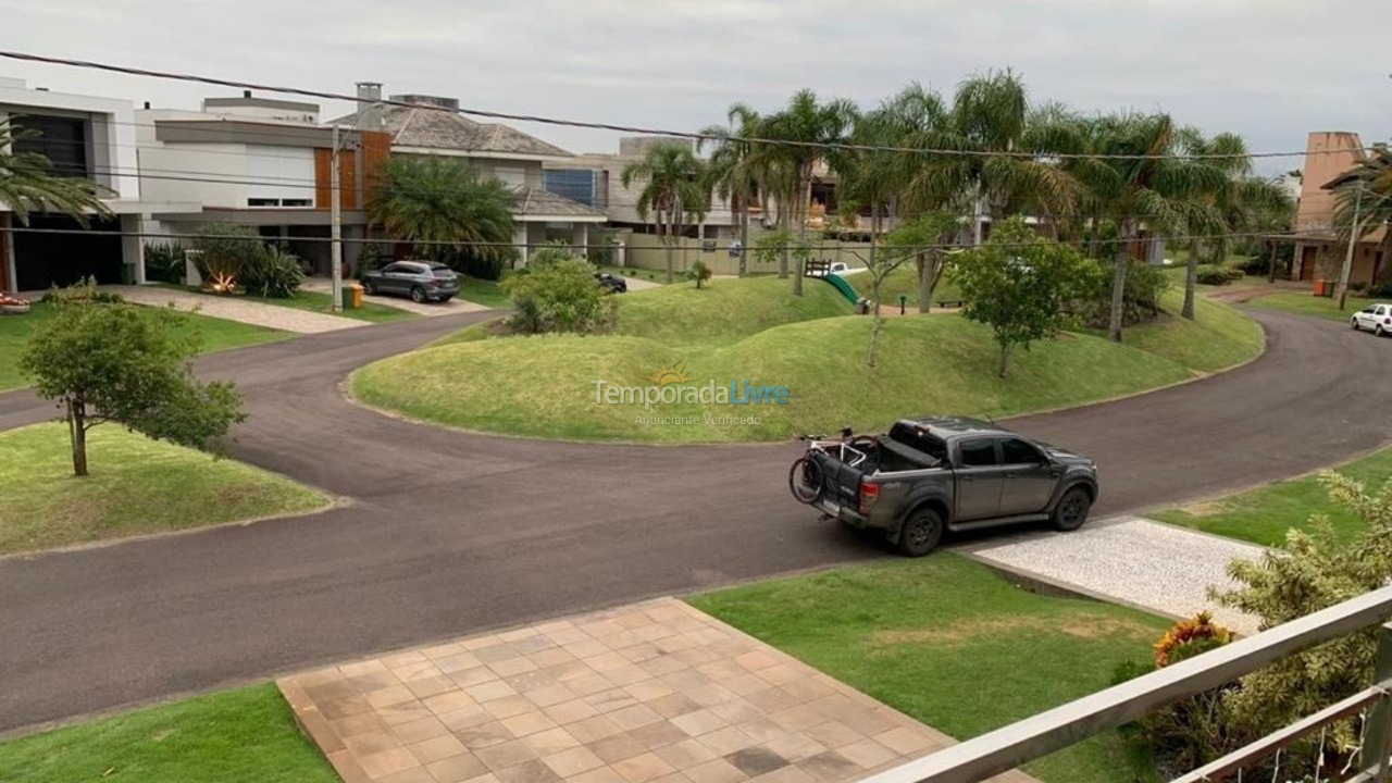Casa para aluguel de temporada em Xangri Lá (Xangrila Bairo Centro)