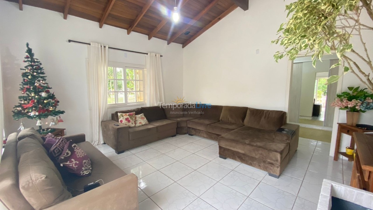 Casa para aluguel de temporada em Capão da Canoa (Santa Luzia)