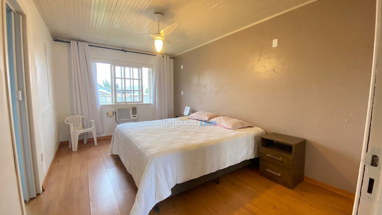 Casa para aluguel de temporada em Capão da Canoa (Santa Luzia)