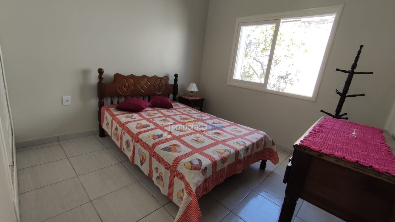 Casa para aluguel de temporada em Capão da Canoa (Navegantes)