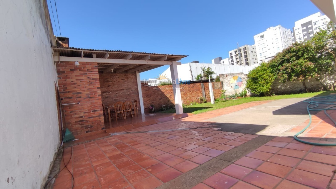 Casa para aluguel de temporada em Capão da Canoa (Navegantes)