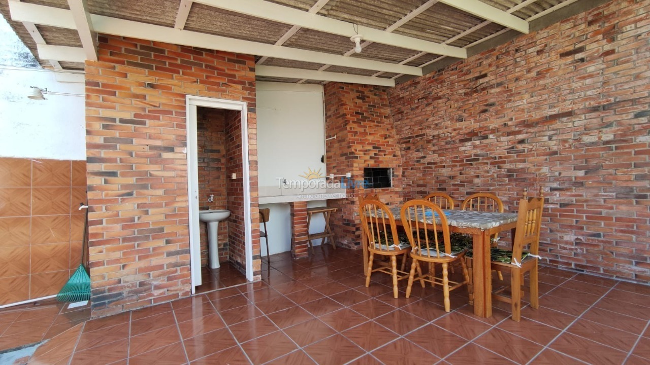 Casa para aluguel de temporada em Capão da Canoa (Navegantes)