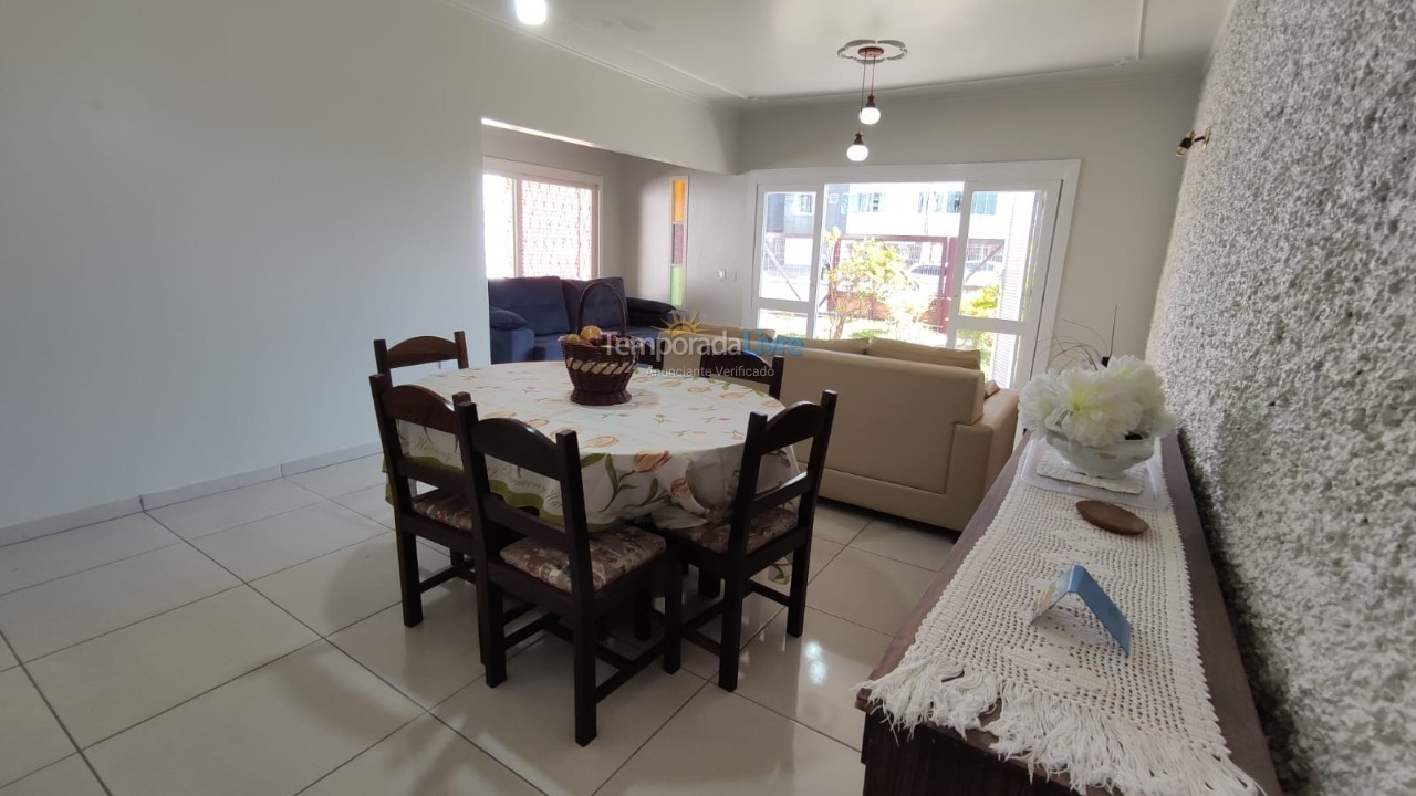 Casa para aluguel de temporada em Capão da Canoa (Navegantes)