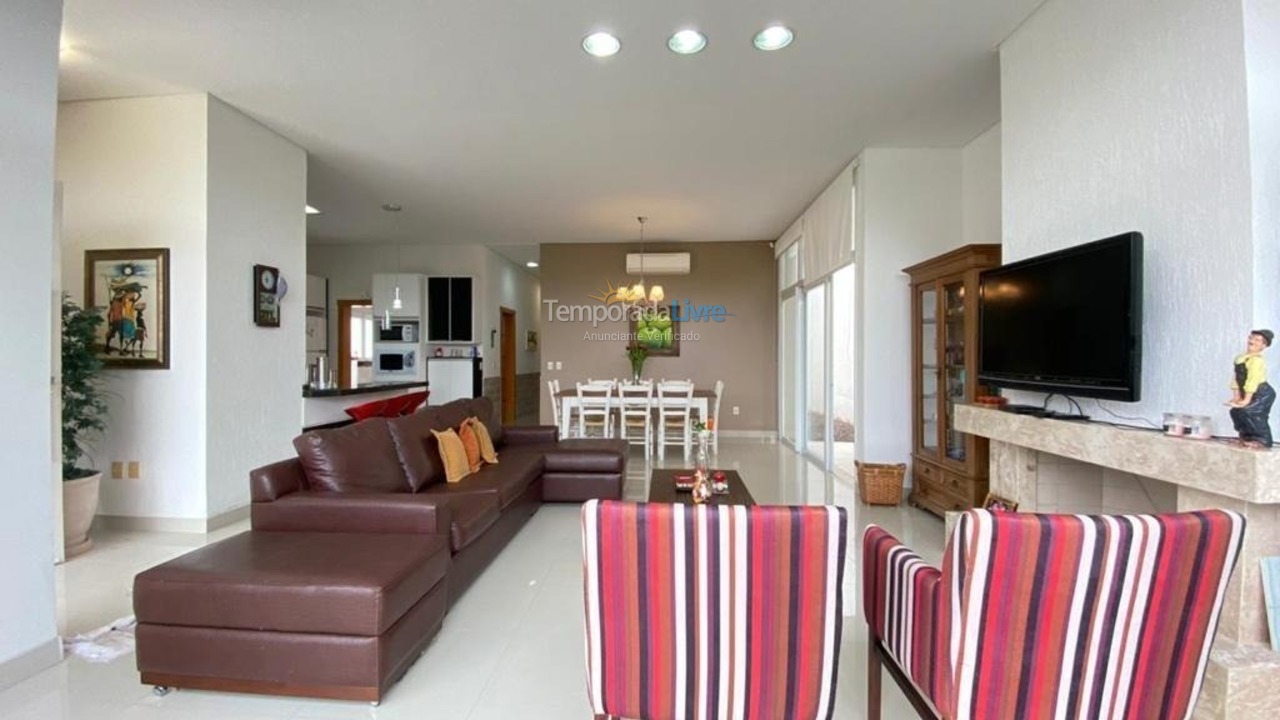 Casa para aluguel de temporada em Capão da Canoa (Zona Nova)