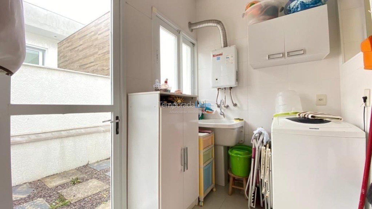 Casa para aluguel de temporada em Capão da Canoa (Zona Nova)