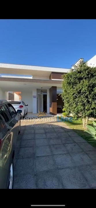 Casa para aluguel de temporada em Capão da Canoa (Zona Nova)