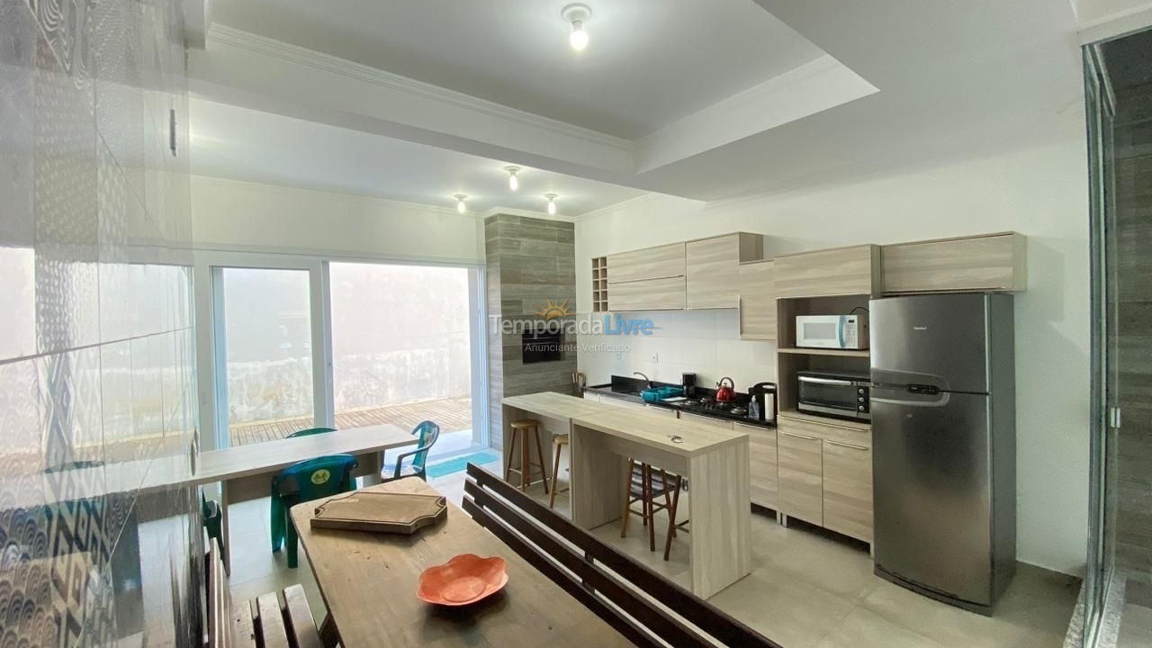 Casa para aluguel de temporada em Capão da Canoa (Zona Nova)